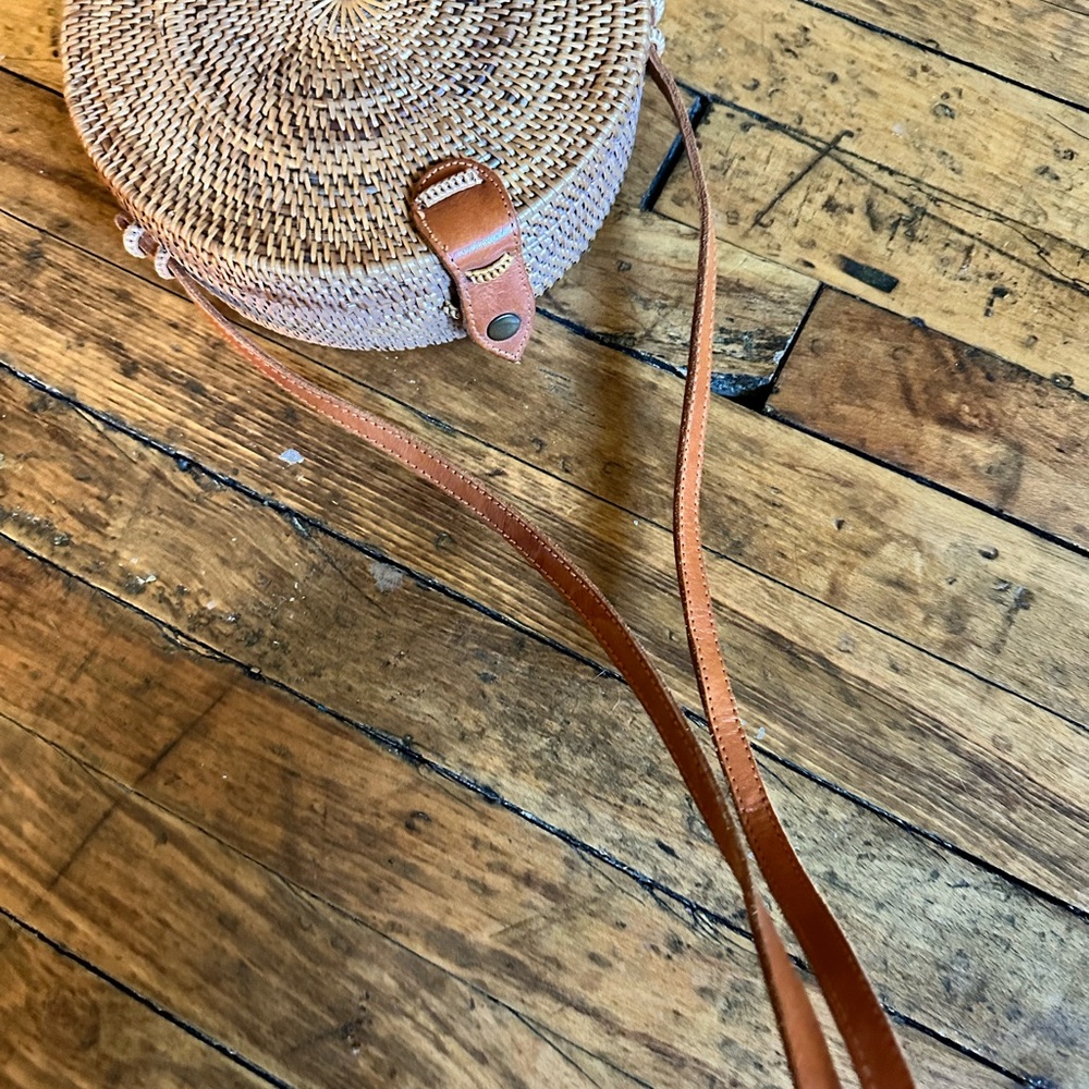 AMERII BROWN ROUND RATTAN BAG - Picture 12 of 14